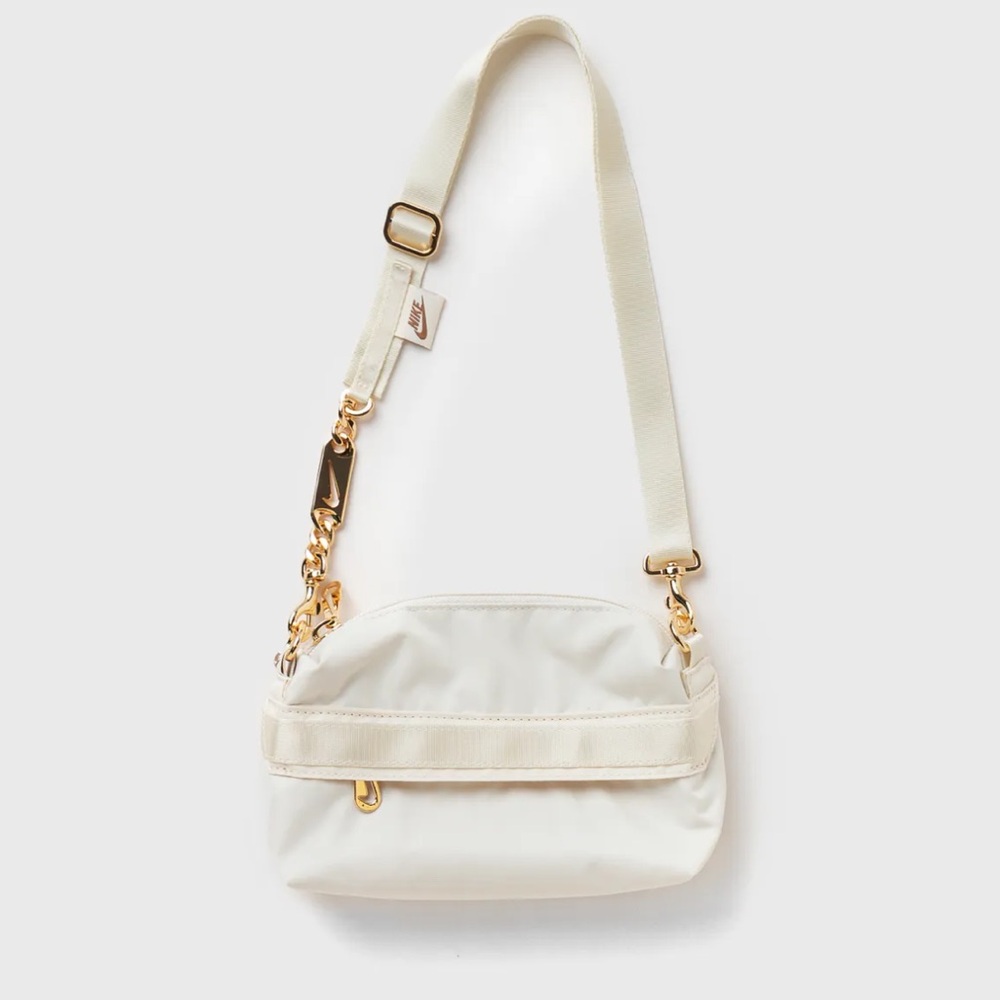 NEVER USED NIKE FUTURA LUXE CROSSBODY